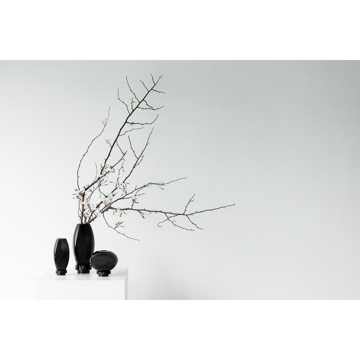 Vase ball shape innovative design, black glass, RUD00_Luxury Edition