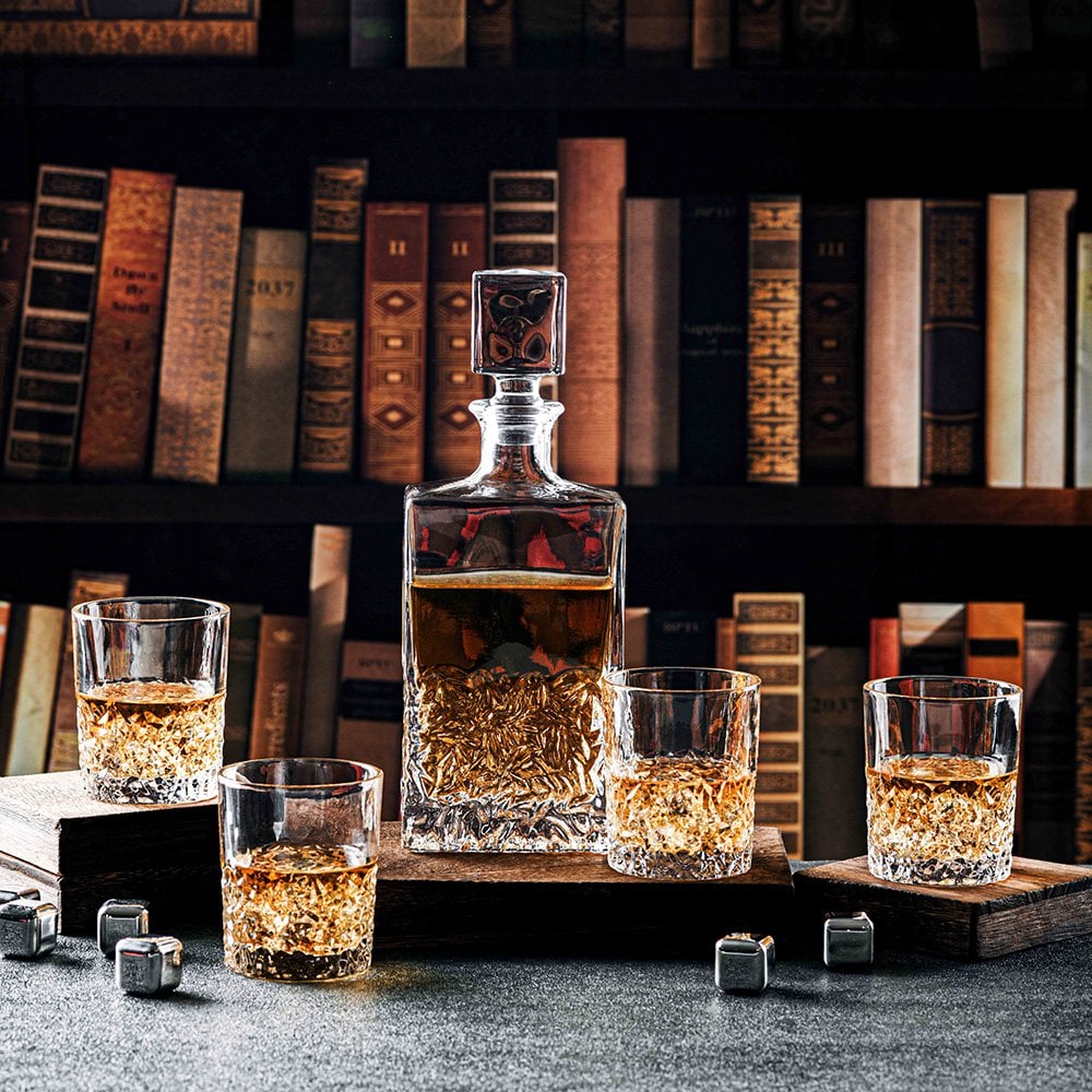 Chopped glass whiskey set with carafe 850 ml and 4 glasses 280ml