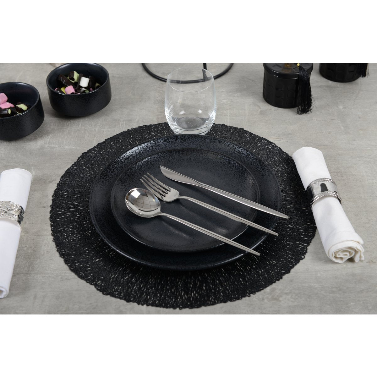 Black flat plate with shine 27cm
