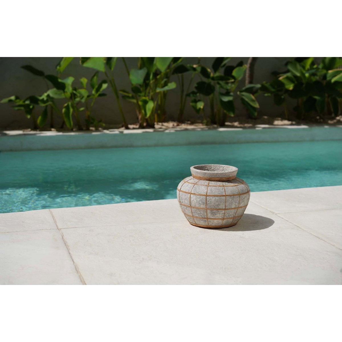 The Belly Vase - Concrete Natural - M