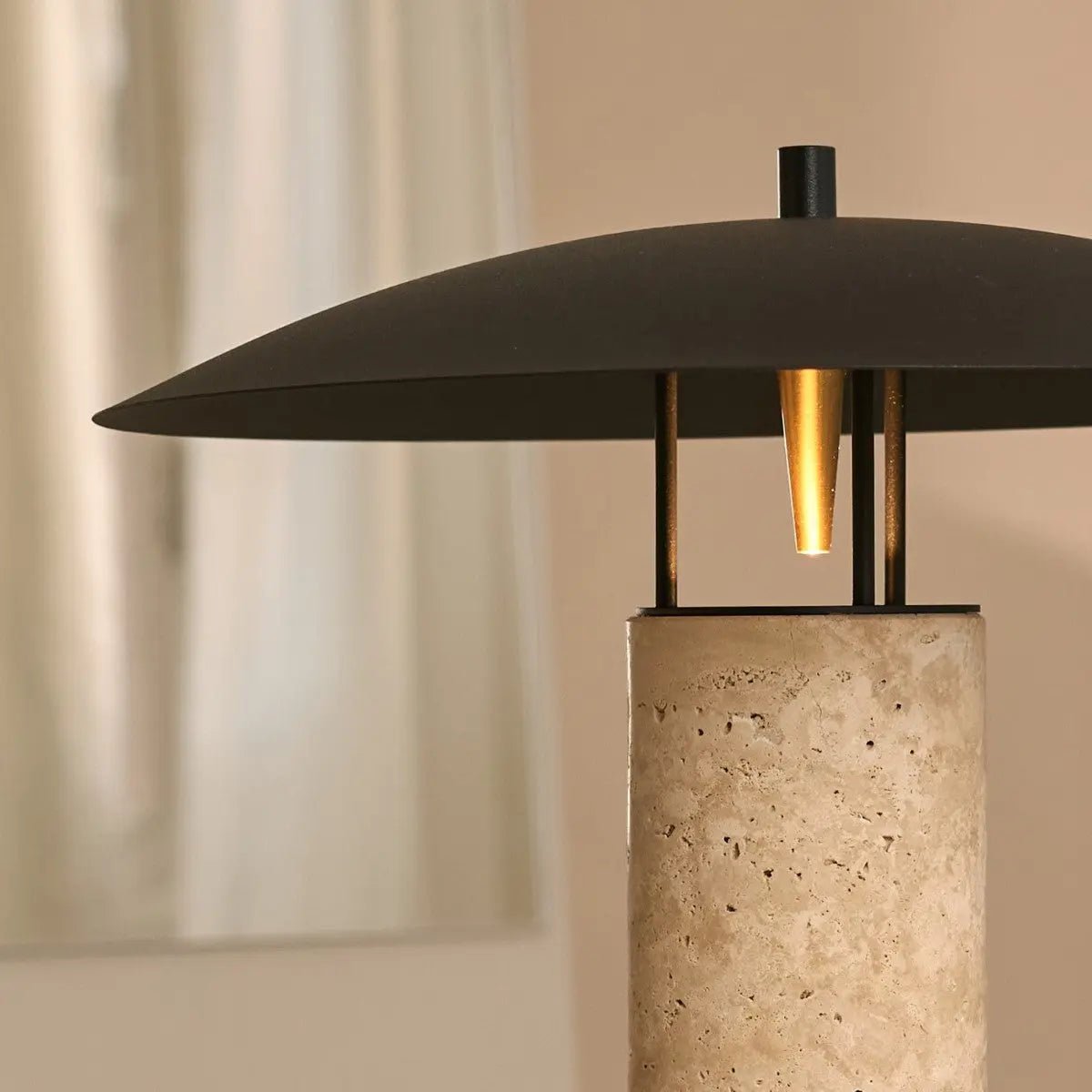 Nicolaas travertin-lampa