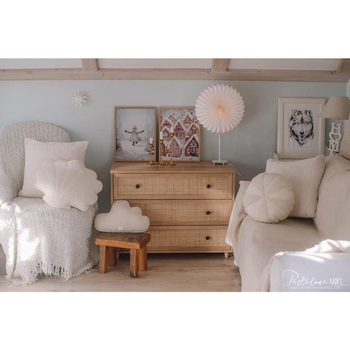 Fluffy Boucle shell pillow "white teddy"