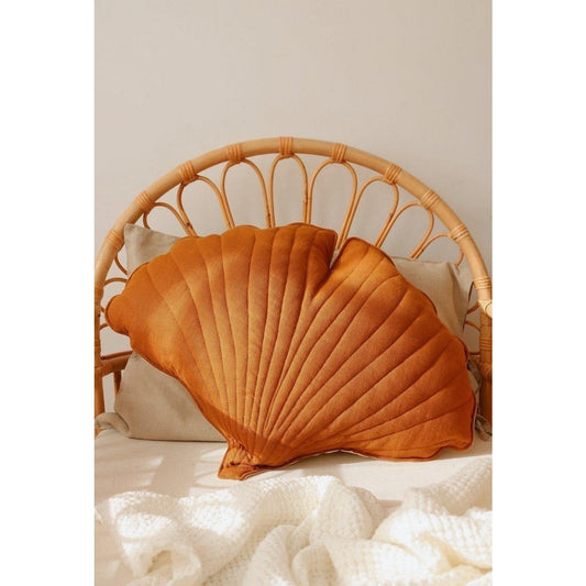 “Caramel” Linen Ginkgo Leaf Pillow