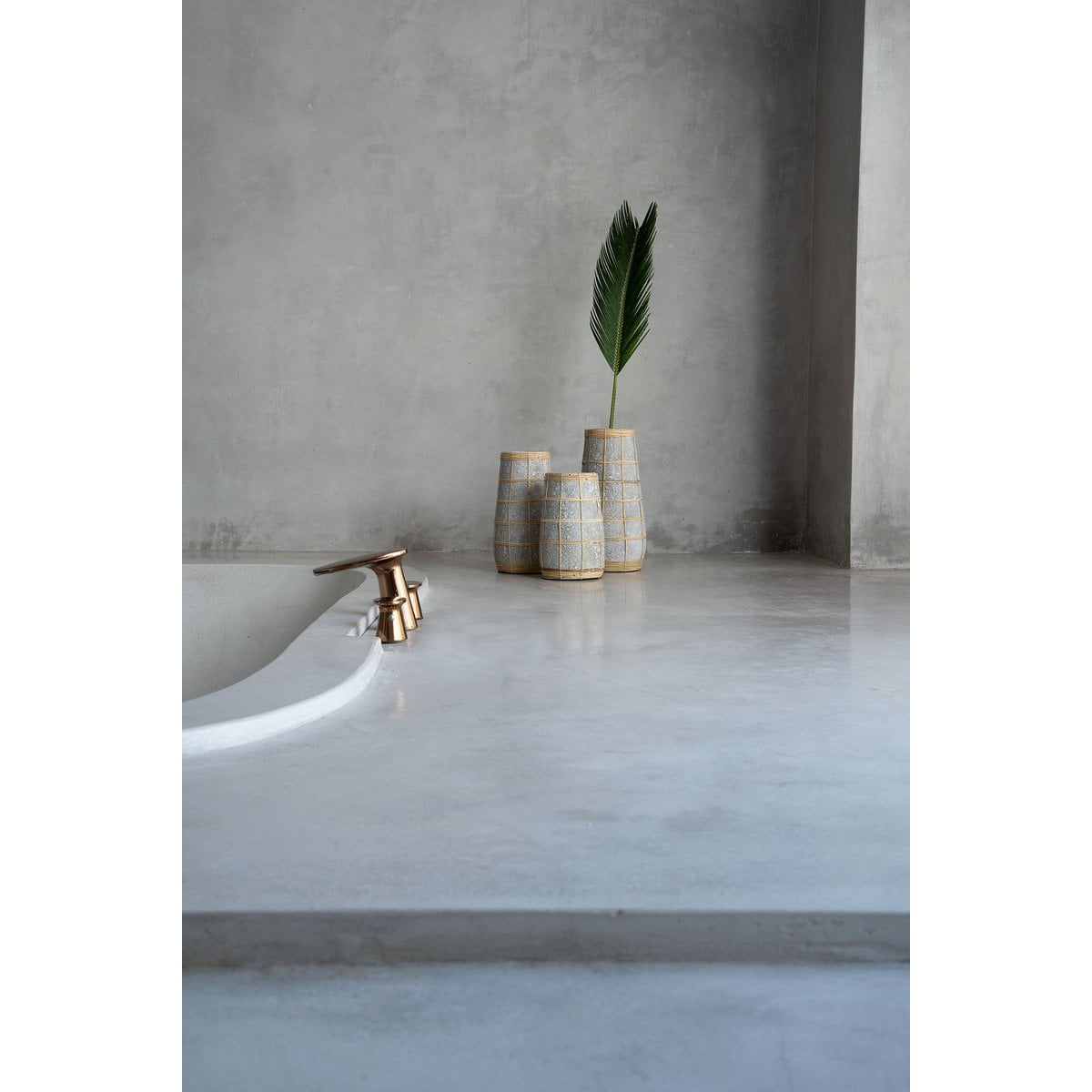 The Cutie Vase - Concrete Natural - L