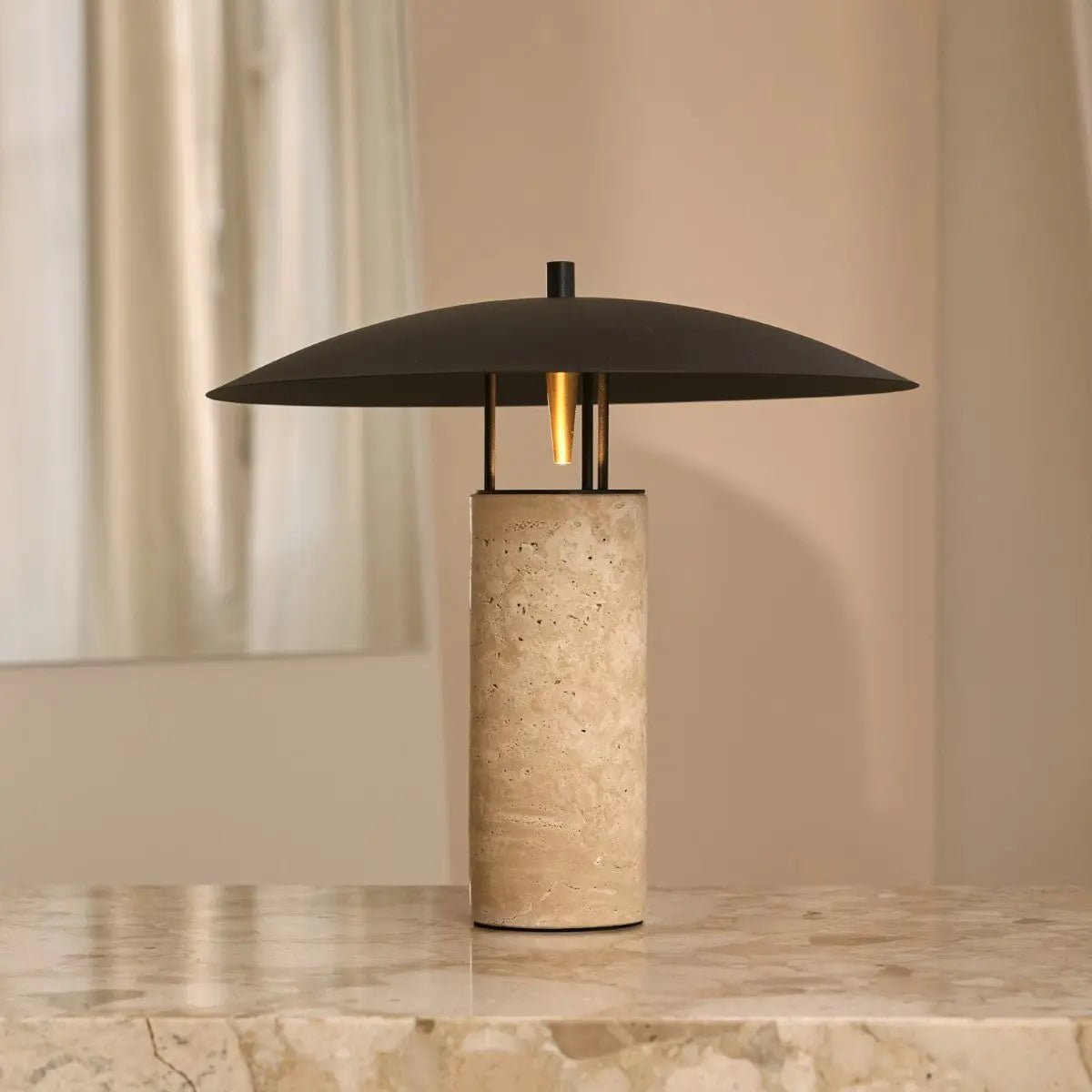 Nicolaas travertin-lampa
