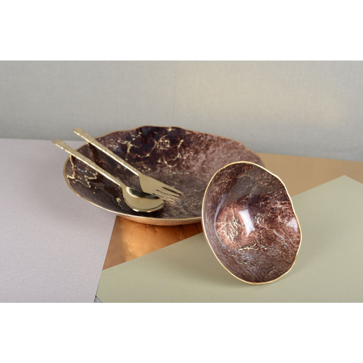 Brown cut with golden edge 40cm