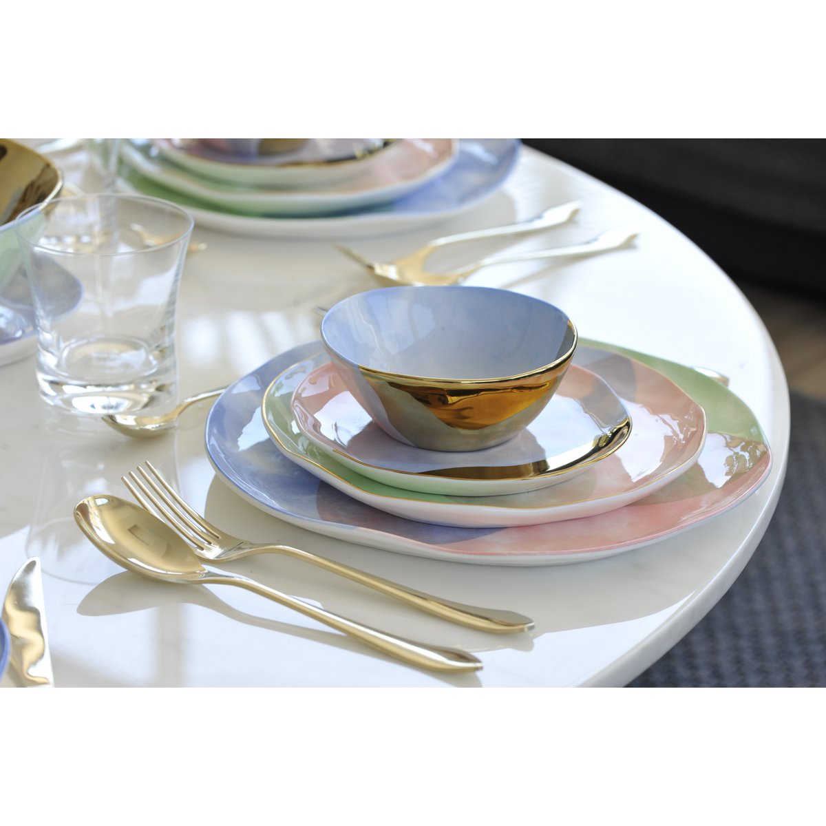 Tricolor-Paradise bread plate