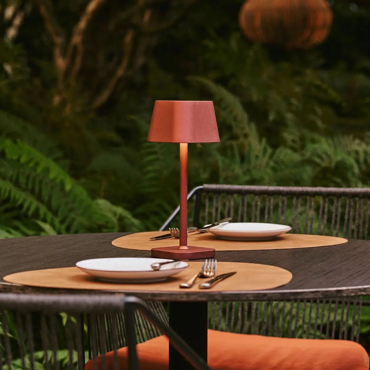 Ava Bronze uppladdningsbar bordslampa
