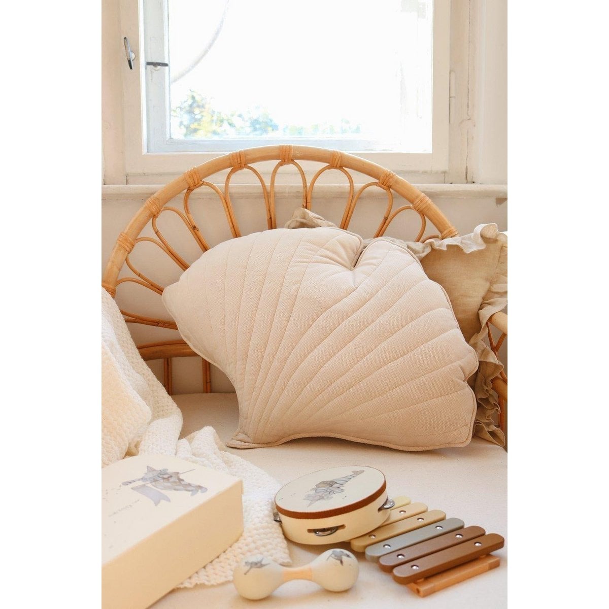 “Cream” Velvet Ginkgo Leaf Pillow
