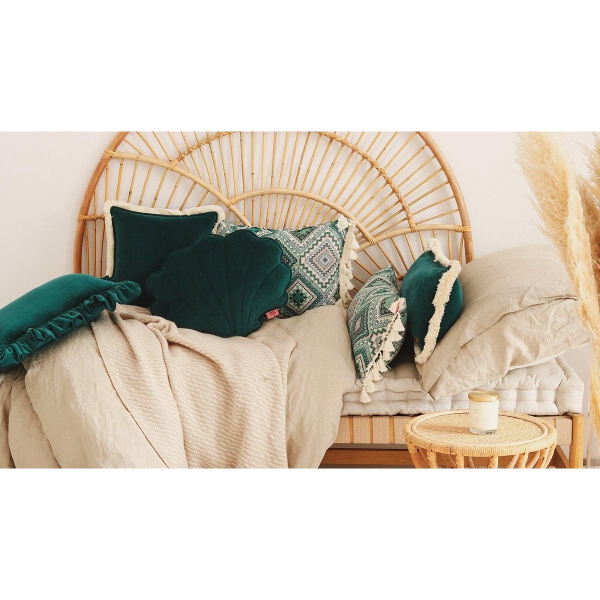 Soft Velvet Pillow with Frill “Emerald”