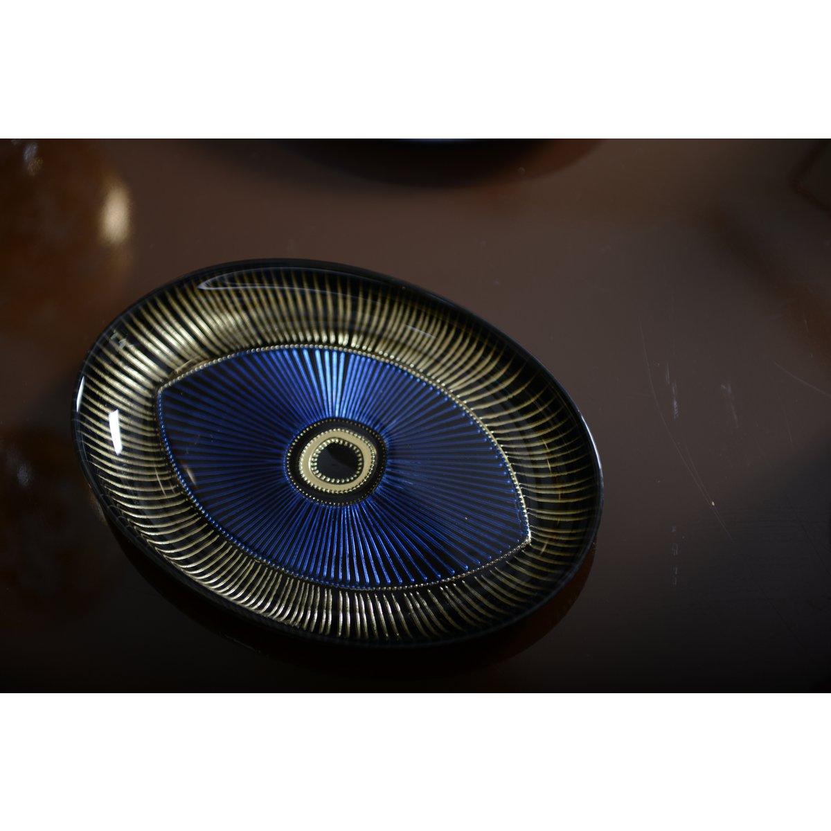 22x15.5 cm dark oval cup