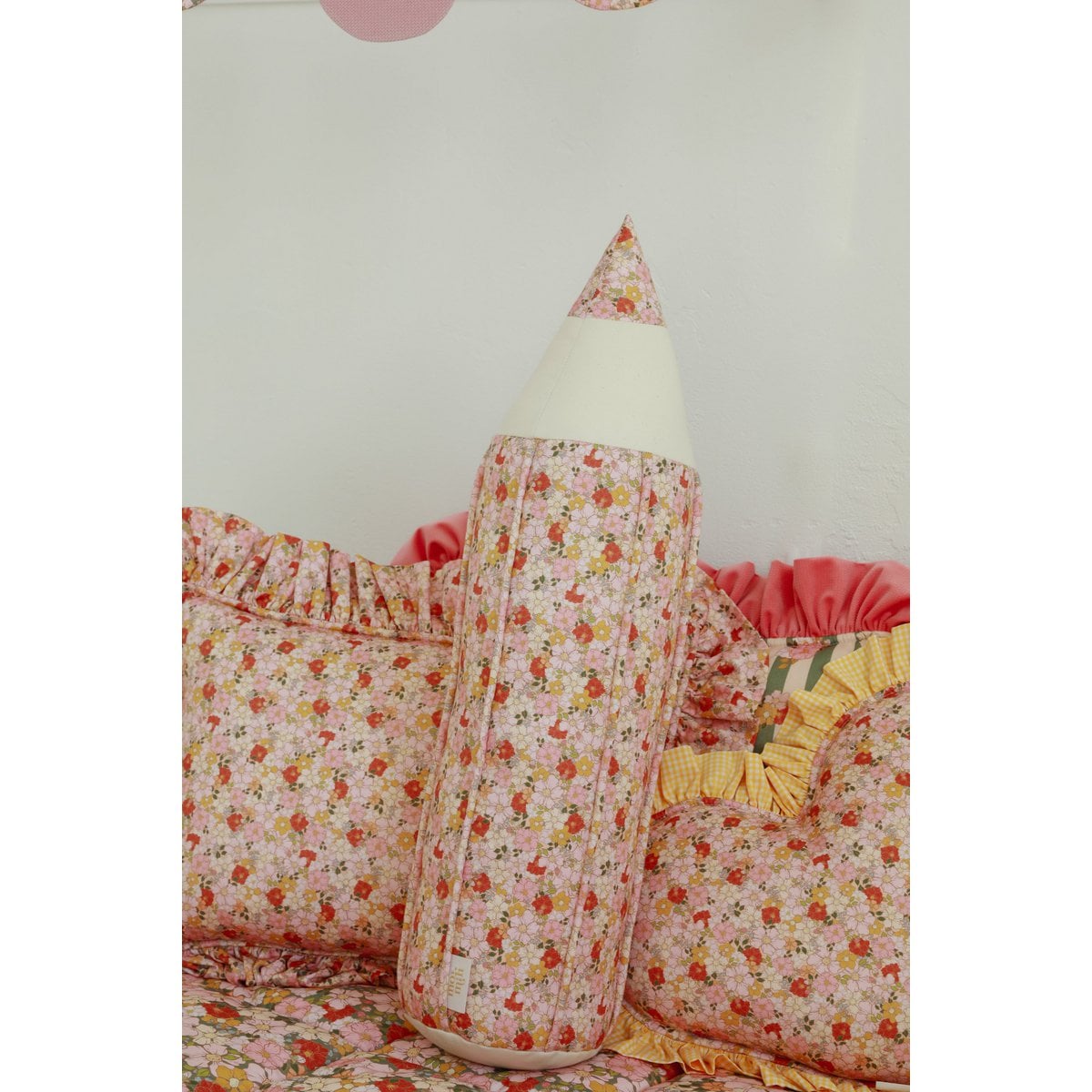Decorative pillow with frill "spring garden"