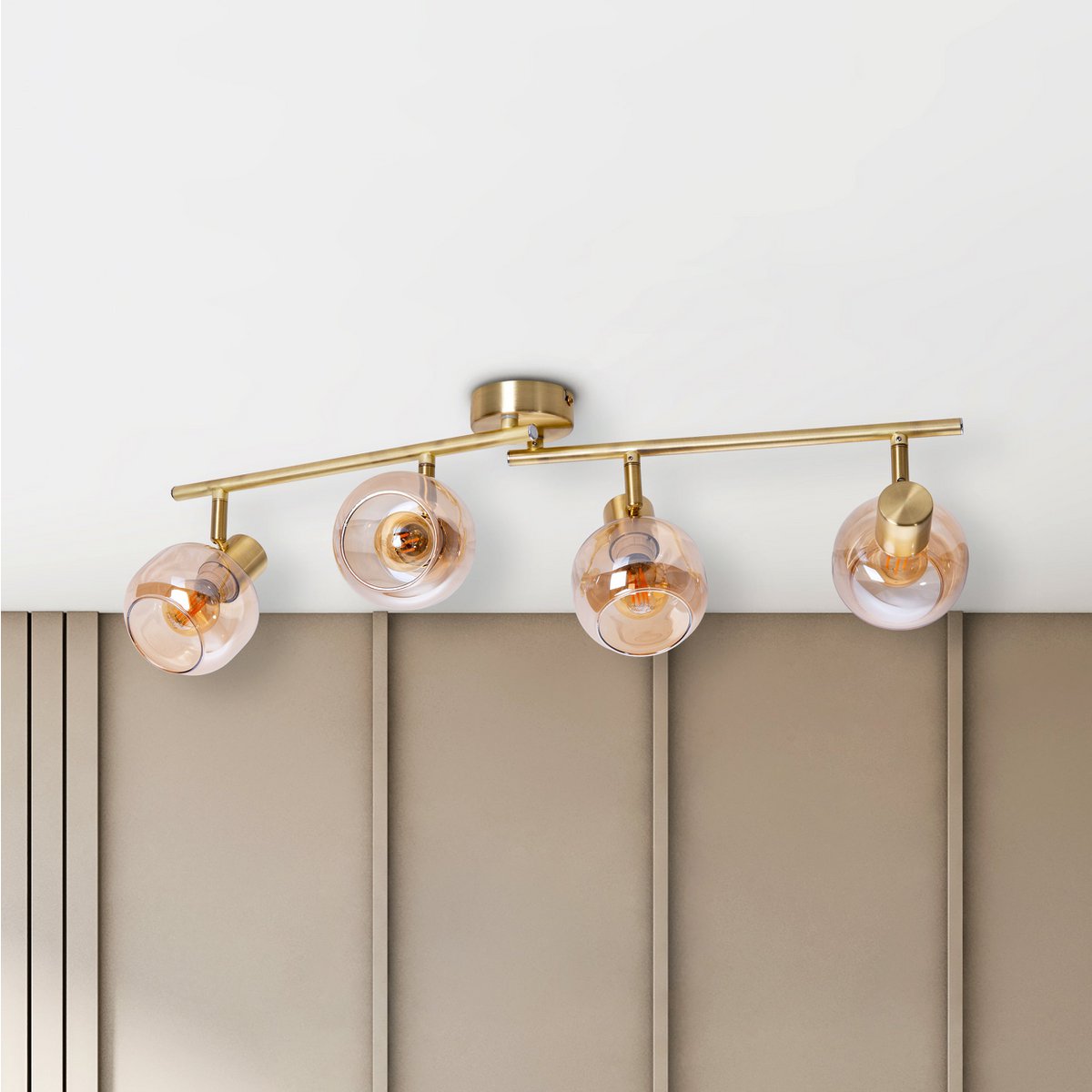 4er Spot/Deckenleuchte "LIBBY", klassische Deckenlampe aus messingfarbenem Metall und getöntem Glas in Amber, mit E14-Fassung, für Esszimmer, Wohnzimmer, Diele oder Büro, 80 cm lang