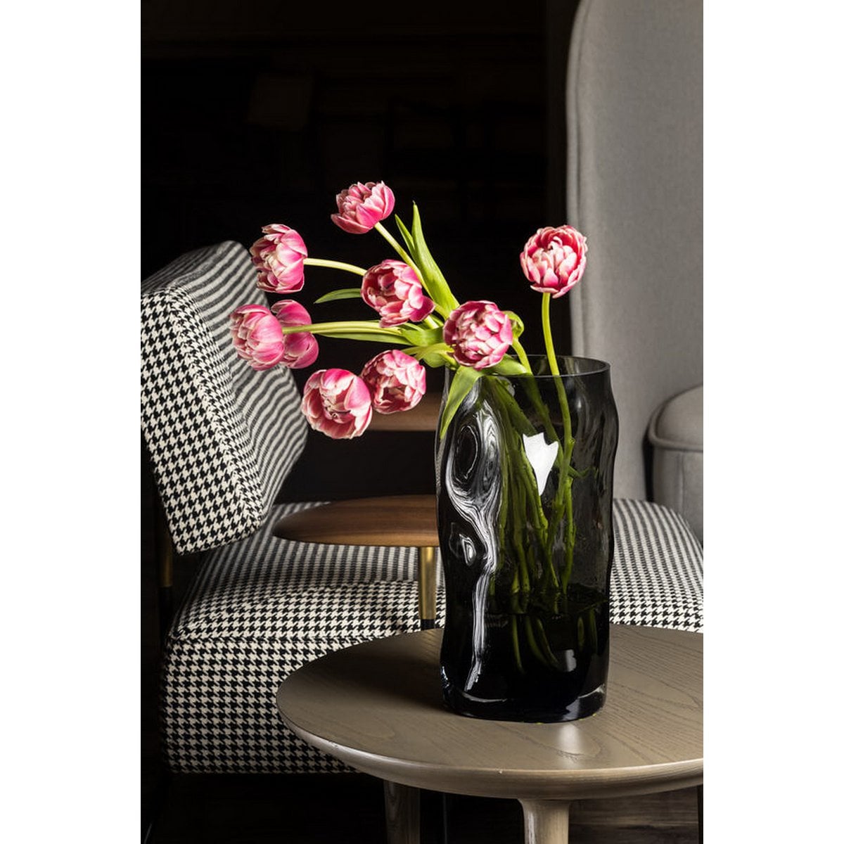 Cylindrical glass vase with irregular form, like black wood. ABU30GR