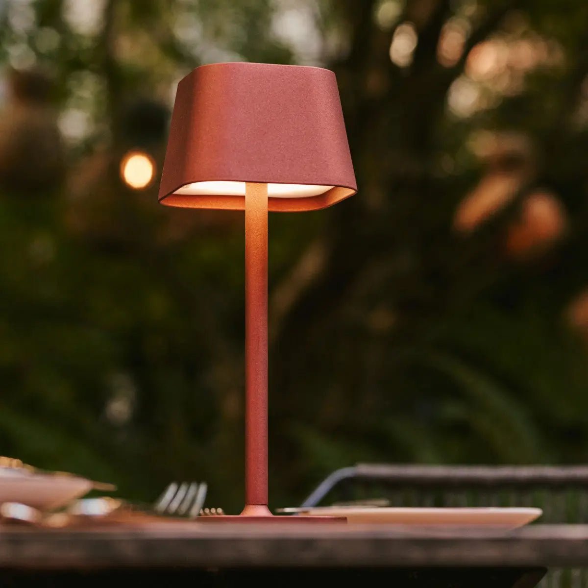 Ava Bronze uppladdningsbar bordslampa