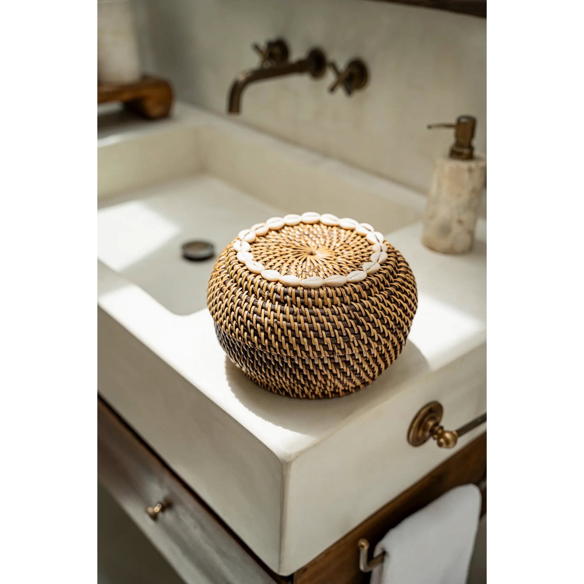 The Colonial Peek-a-Boo Basket - Natural Brown - M