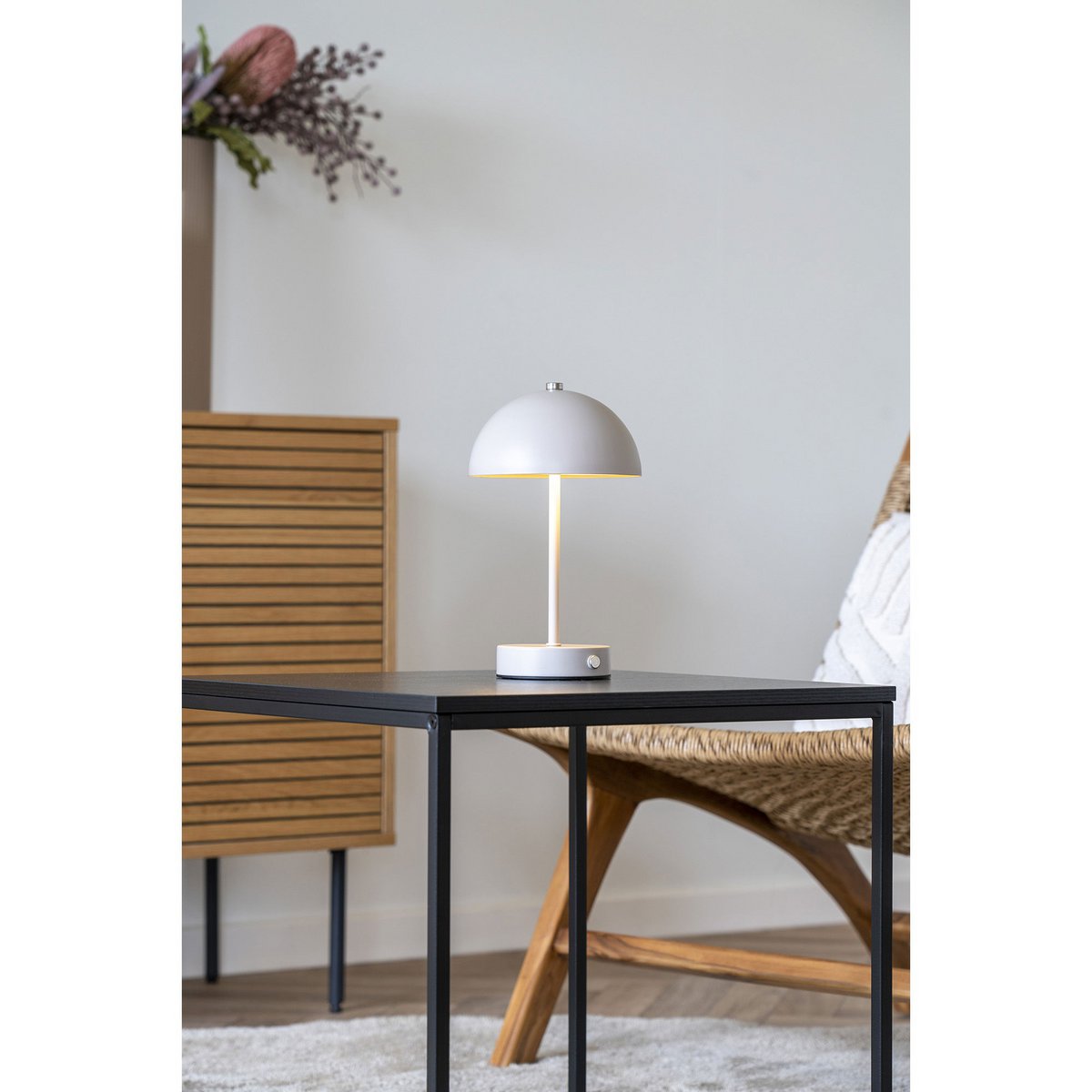 Holt LED bordslampa – Sand, Metall, Uppladdningsbar