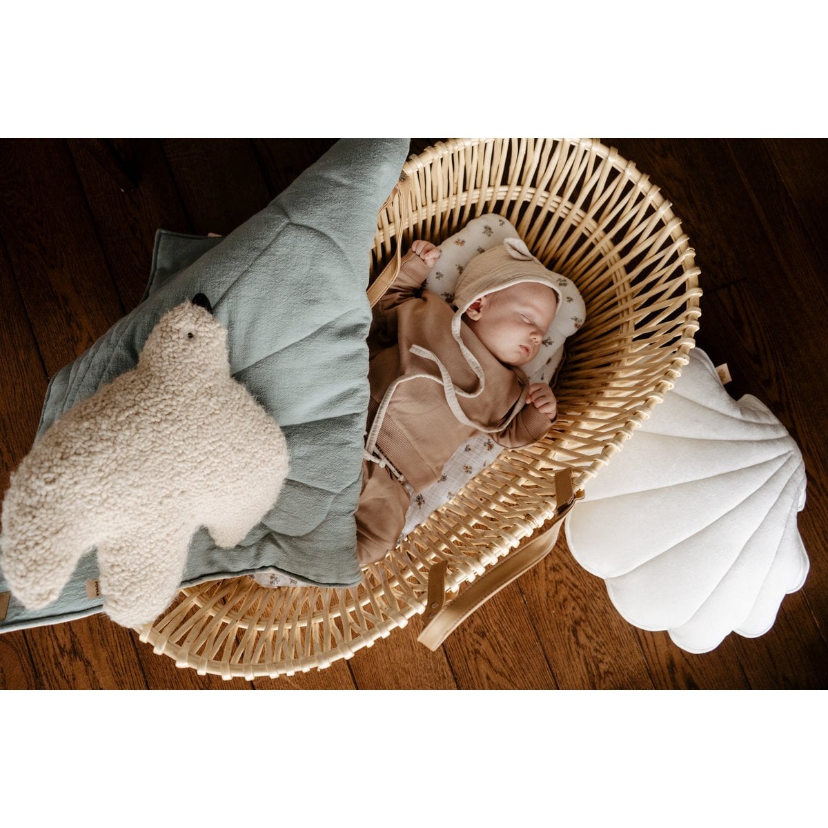 “White Pearl” Velvet Shell Pillow