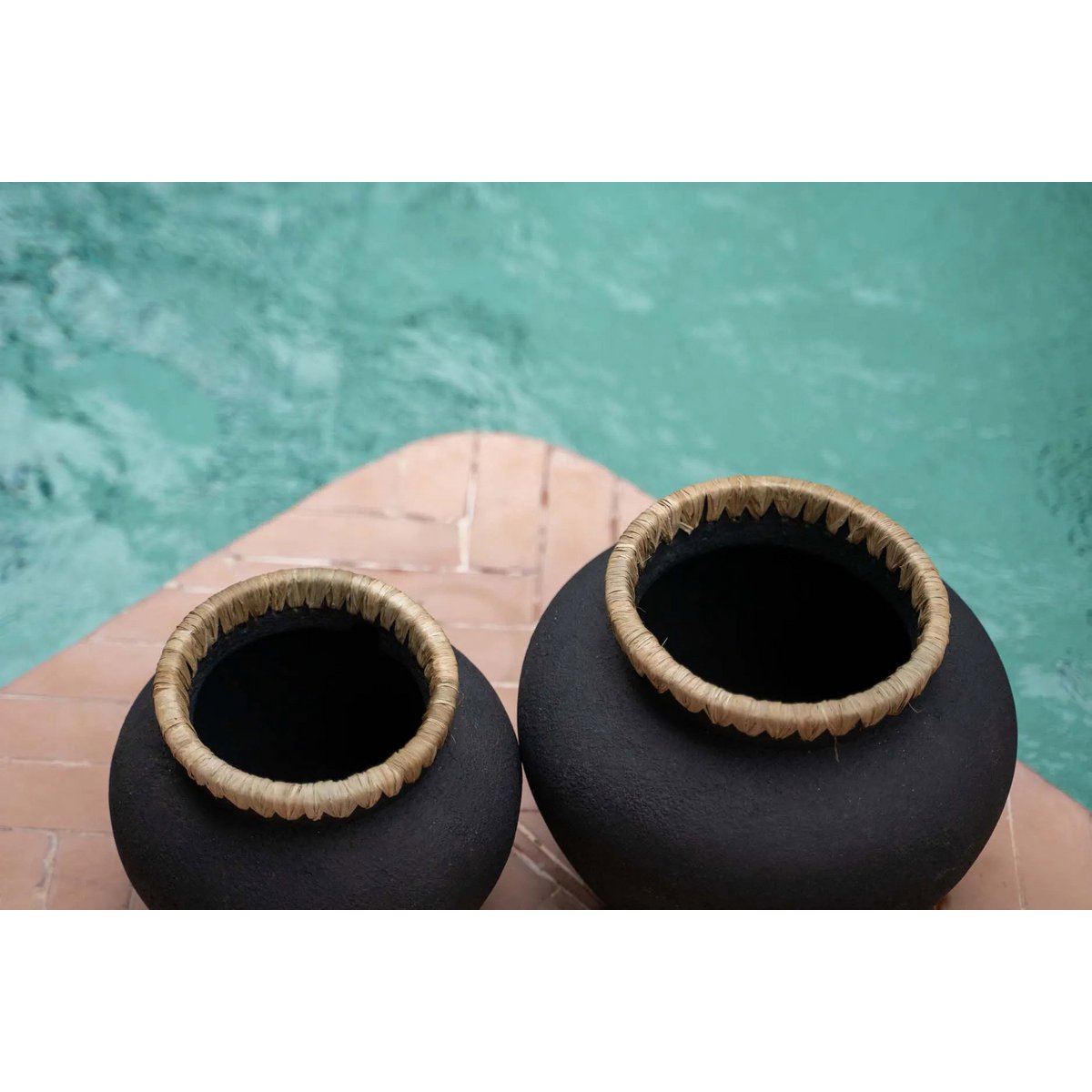 The Styly Vase - Black Natural - L