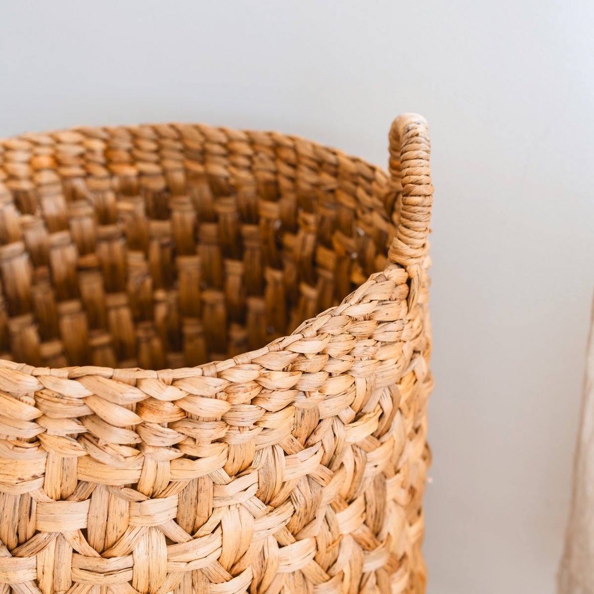 Round Woven Laundry Basket – Boho Plant Basket – Laundry Hamper Brown – Large Basket Made of Water Hyacinth RAJA (3 sizes Ø 35/40/50 cm)