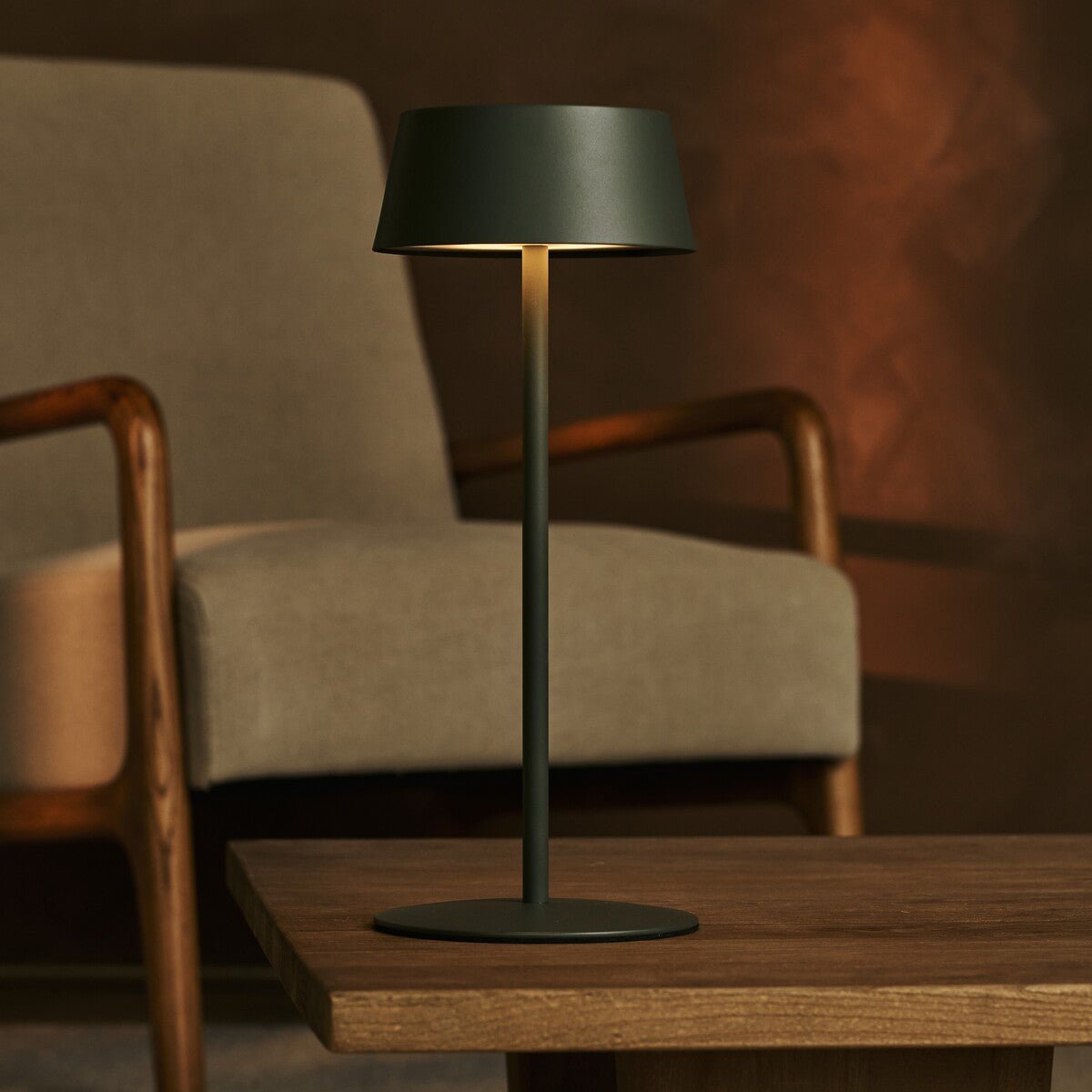 Hugo Olivgrön Uppladdningsbar Bordslampa