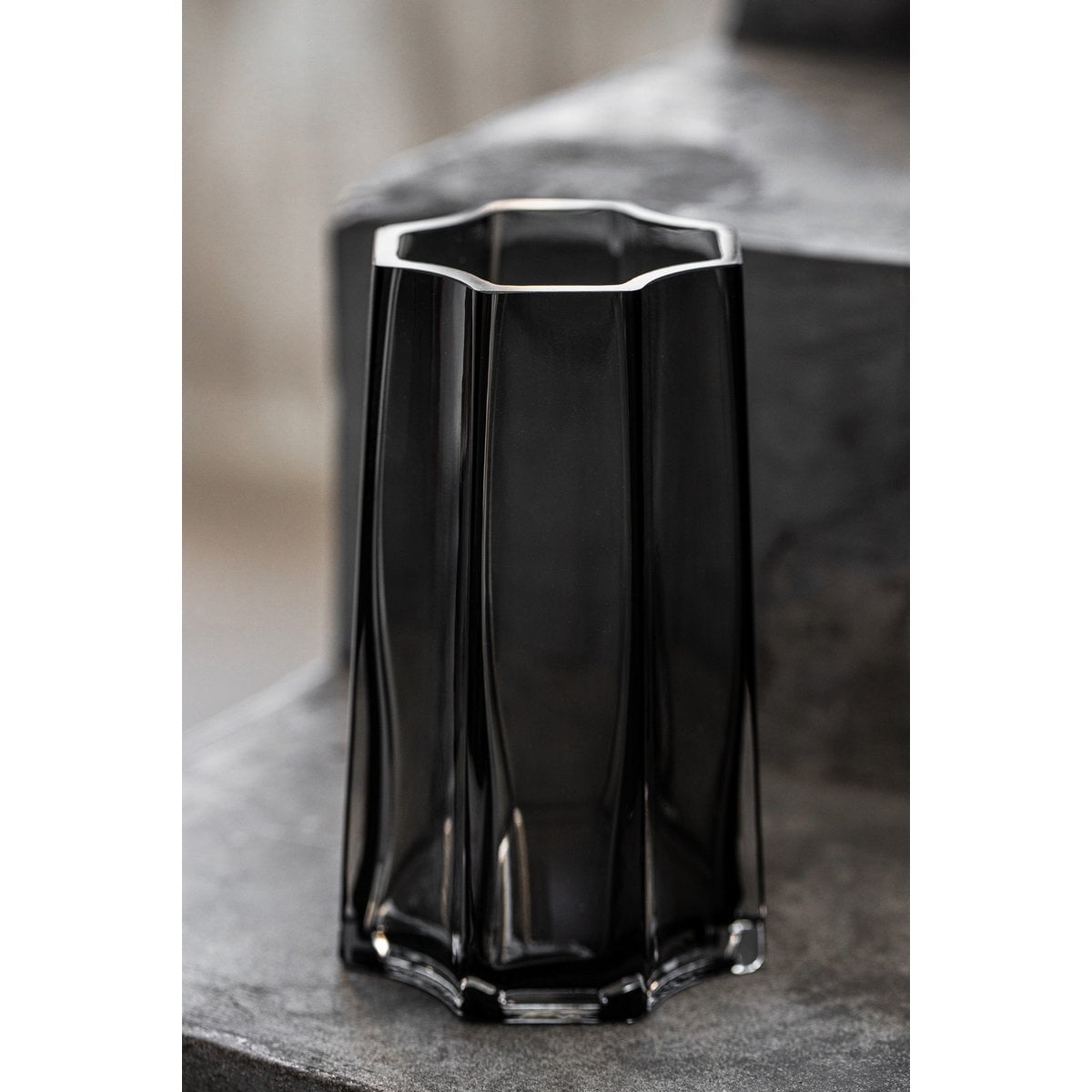 Modern-Classic Luxury tall vase, stylish Belgian design, LENOX 40 Gray