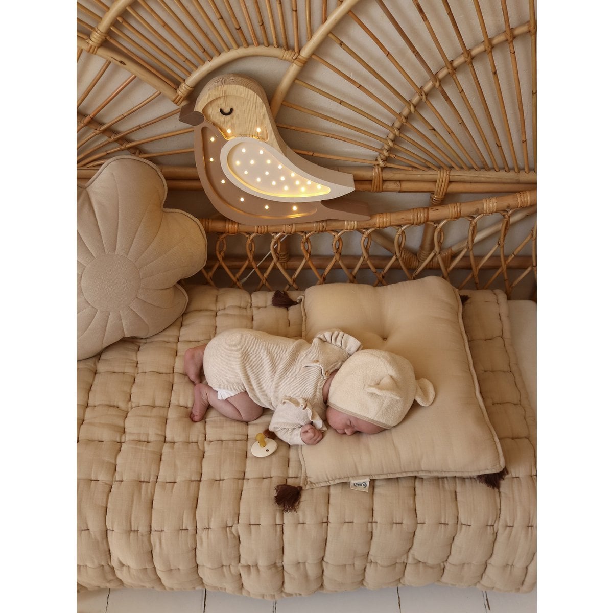 Velvet bloom pillow "Cream yucca"