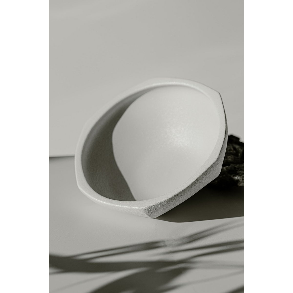Modern Asian style bowl, high end design and finish, KUNYU30WH