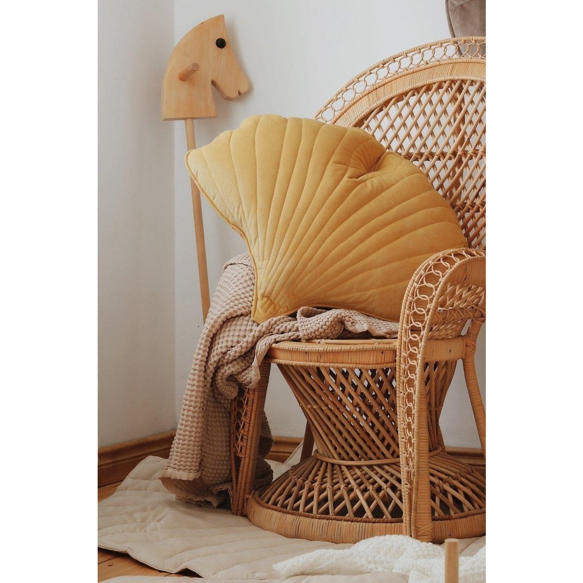 “Honey” Velvet Ginkgo Leaf Pillow