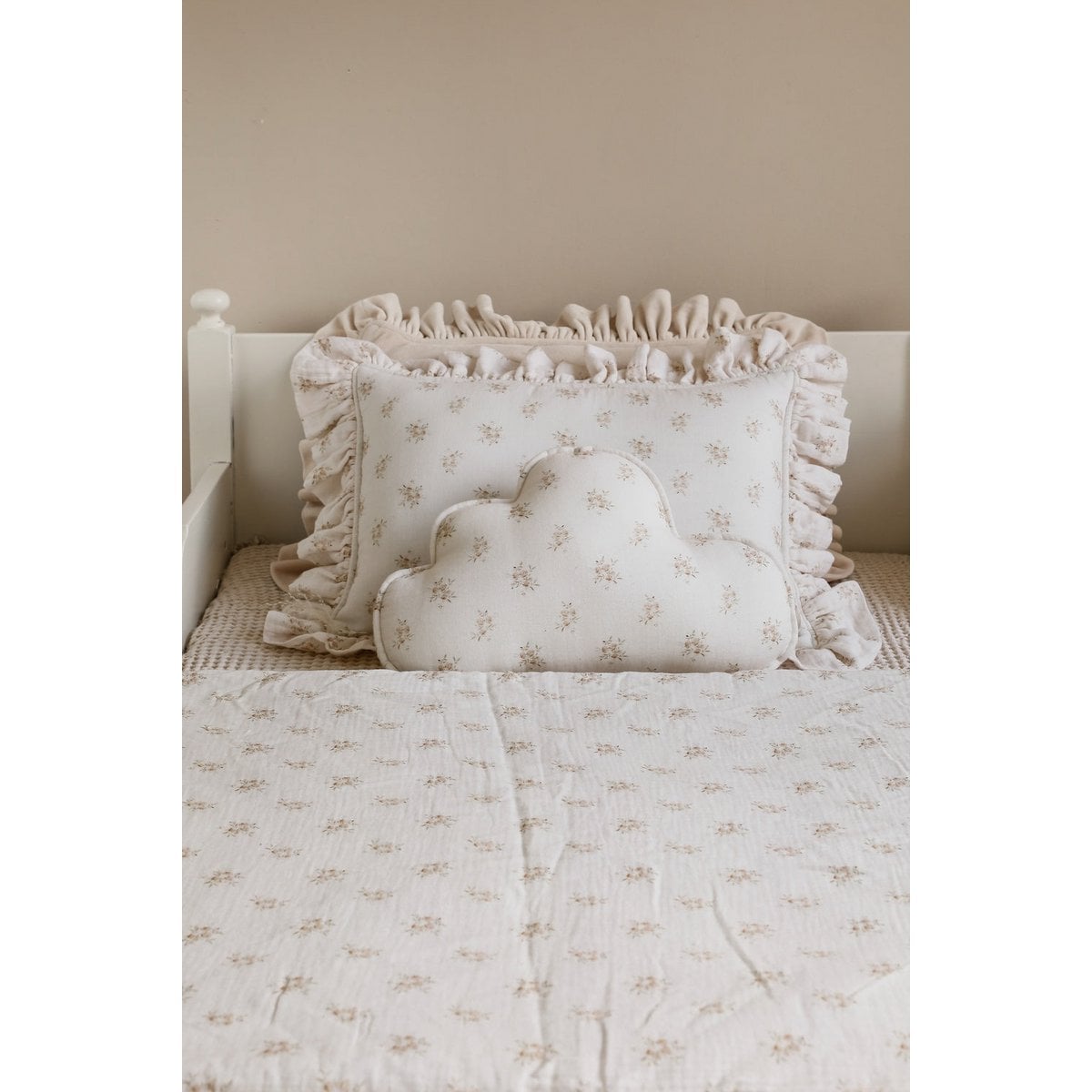 Muslin cloud pillow "Boho Flowers"