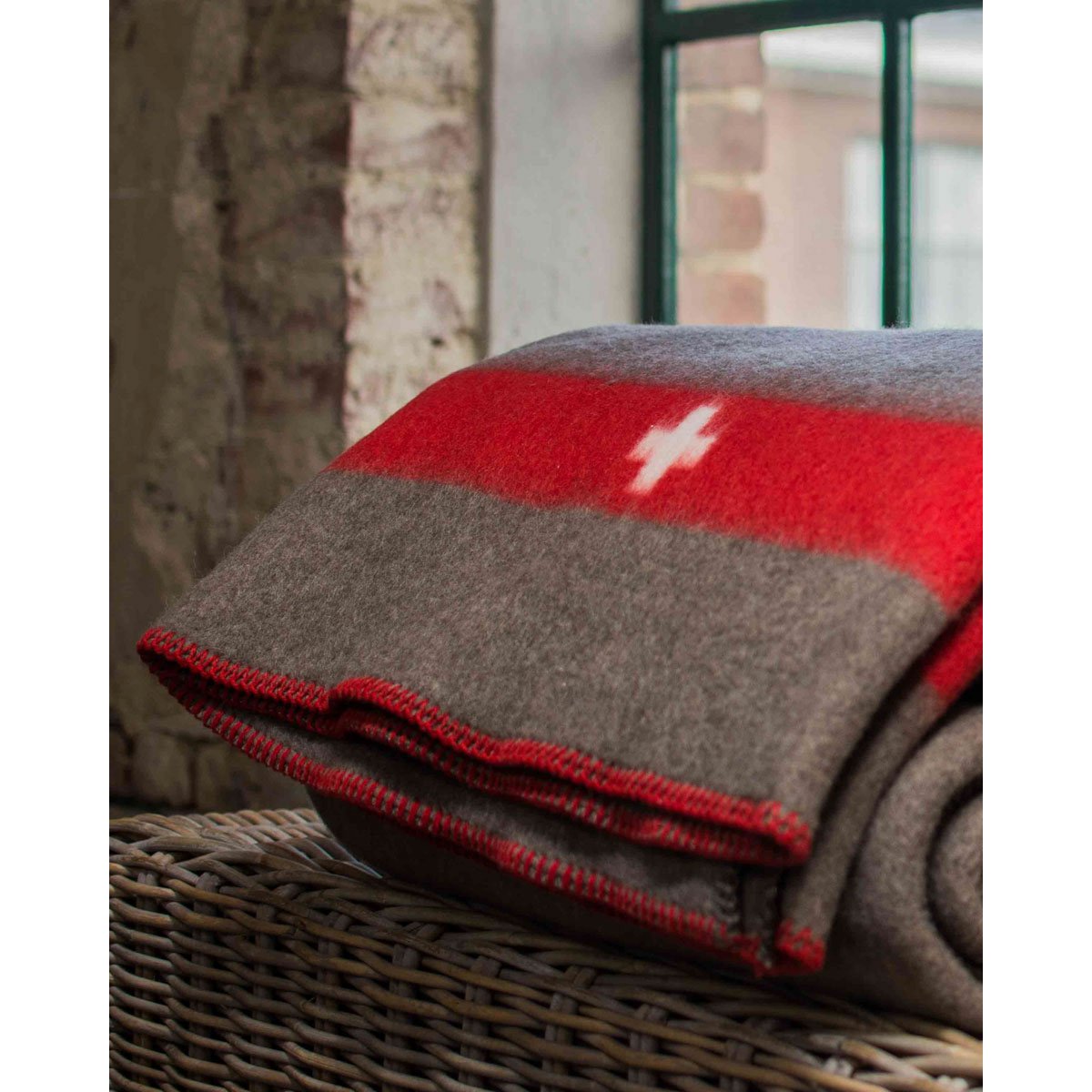 Merino Blanket SWISS ARMY - brown