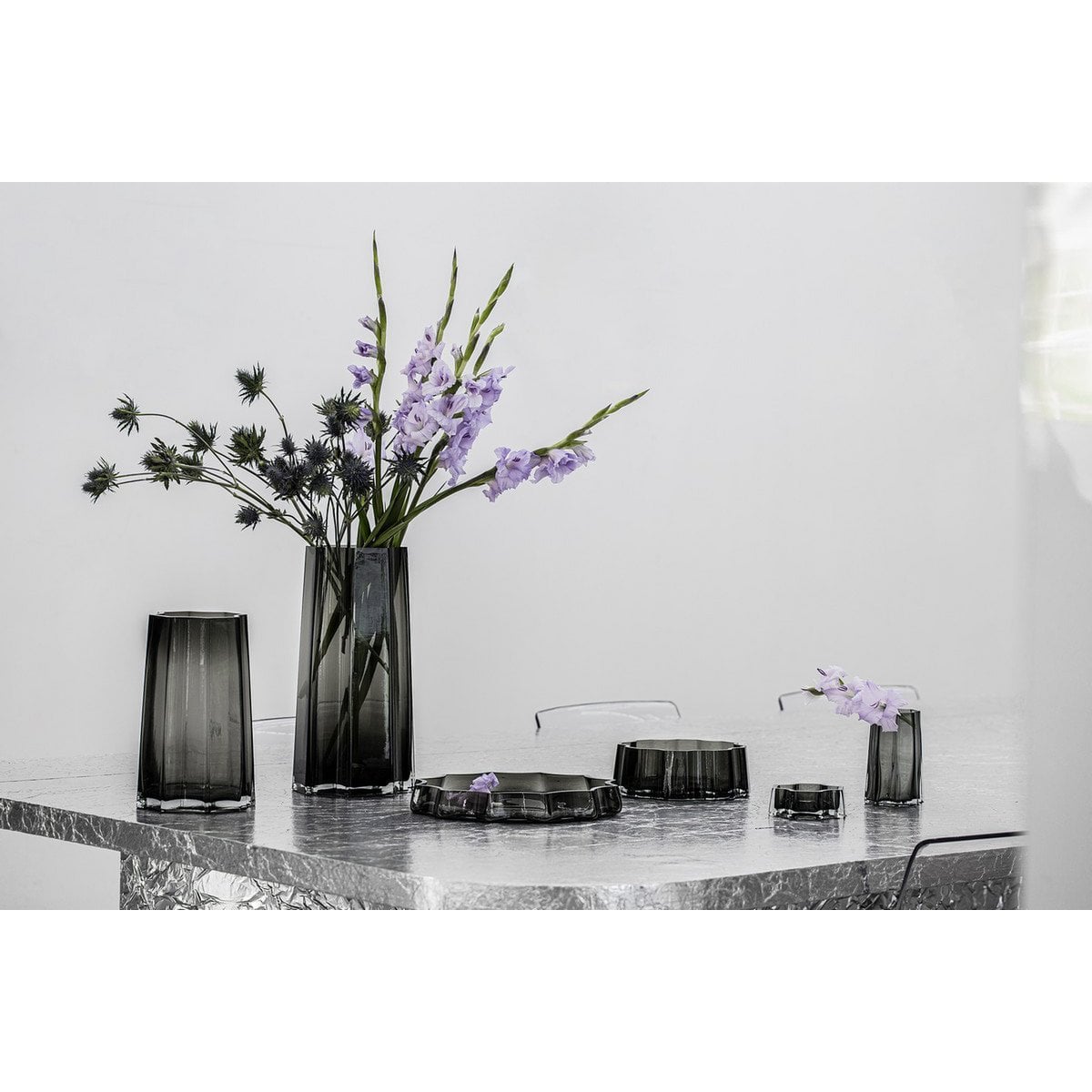 Modern-Classic Luxury tall vase, stylish Belgian design, LENOX 40 Gray