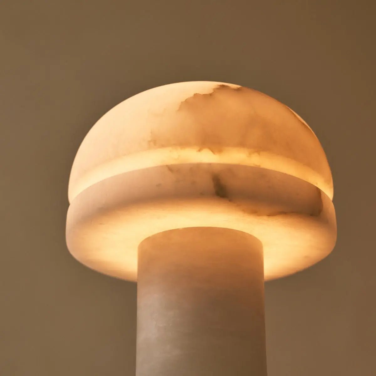 Leonardo Alabaster Lamp
