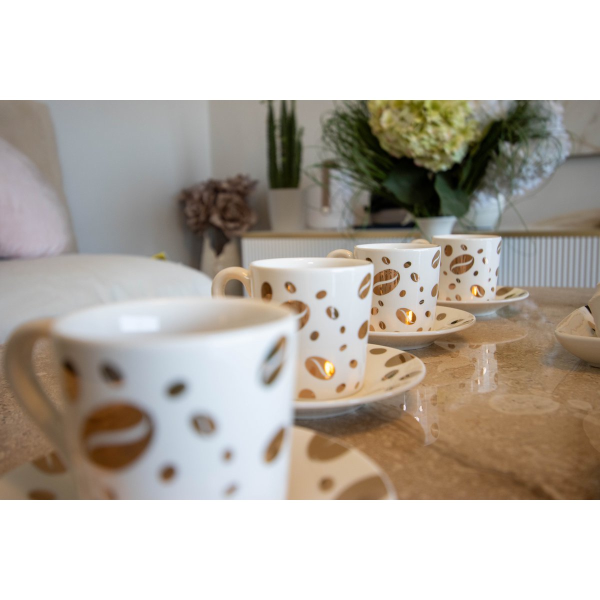 Kaffekoppar med fat – Parti om 4