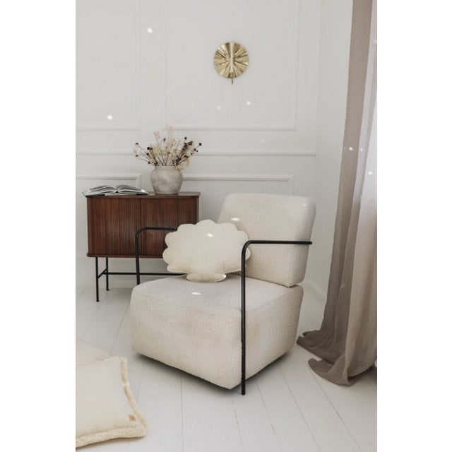 Fluffy Boucle shell pillow "white teddy"