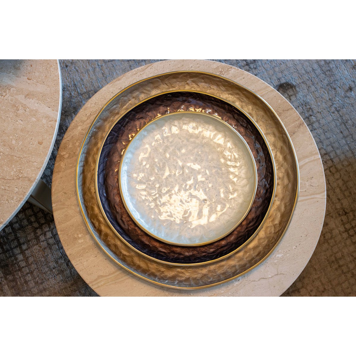 White round decorative cut 29.5x29.5x2.5cm