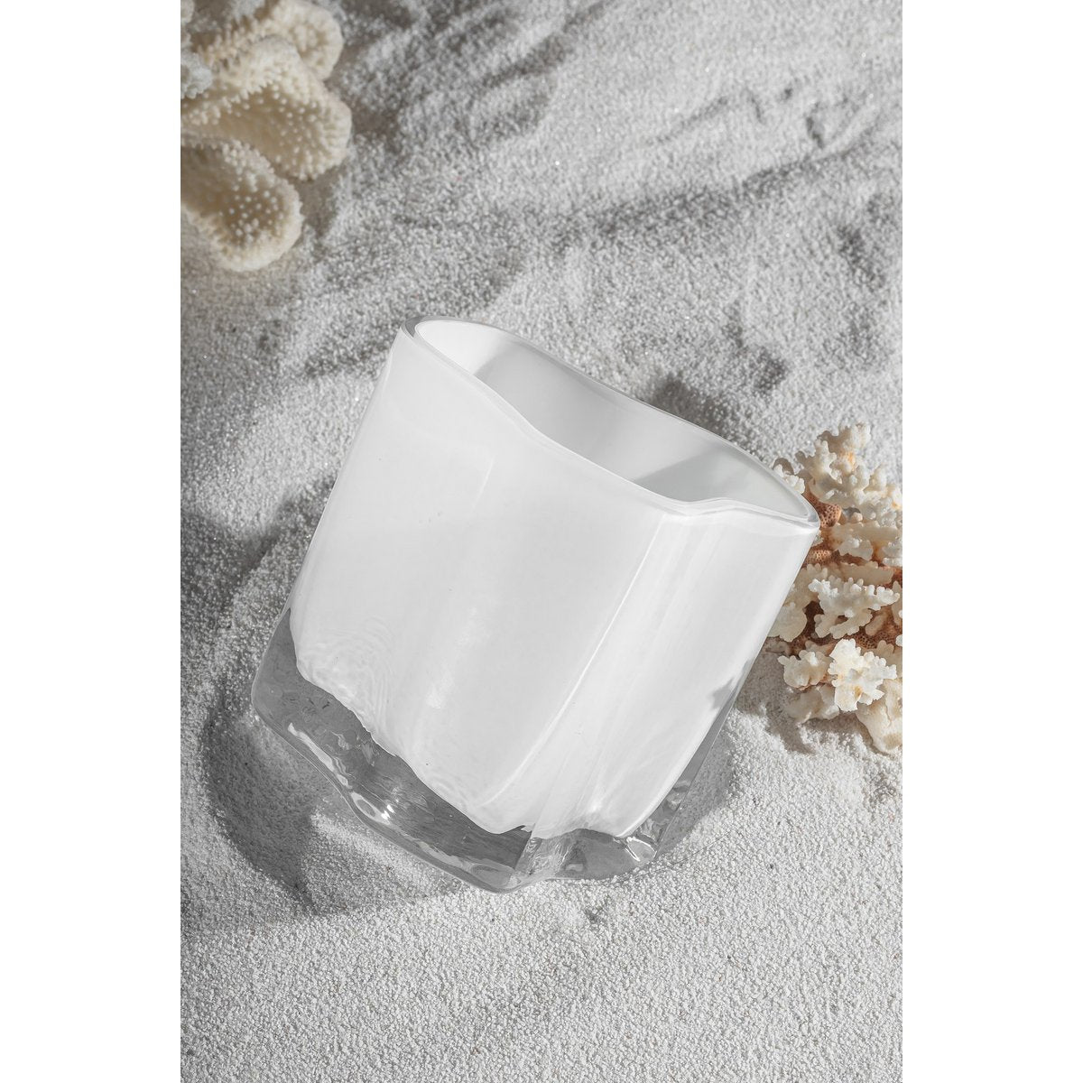 New modern design vase inspired by CORAL and Aalto, COR13WH