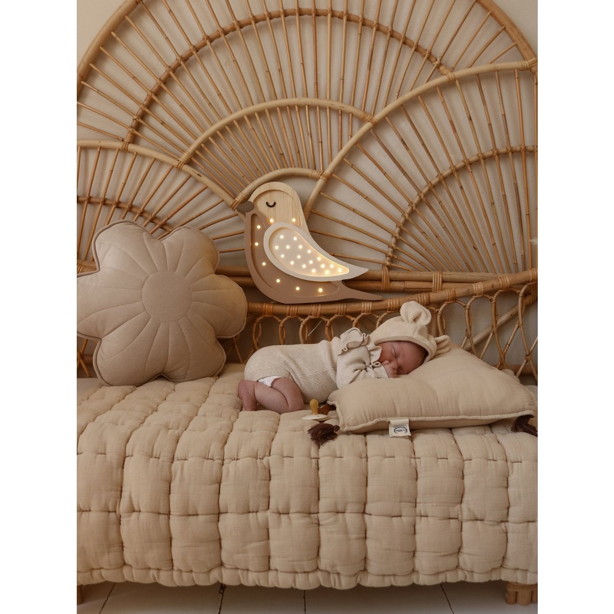 Velvet bloom pillow "Cream yucca"