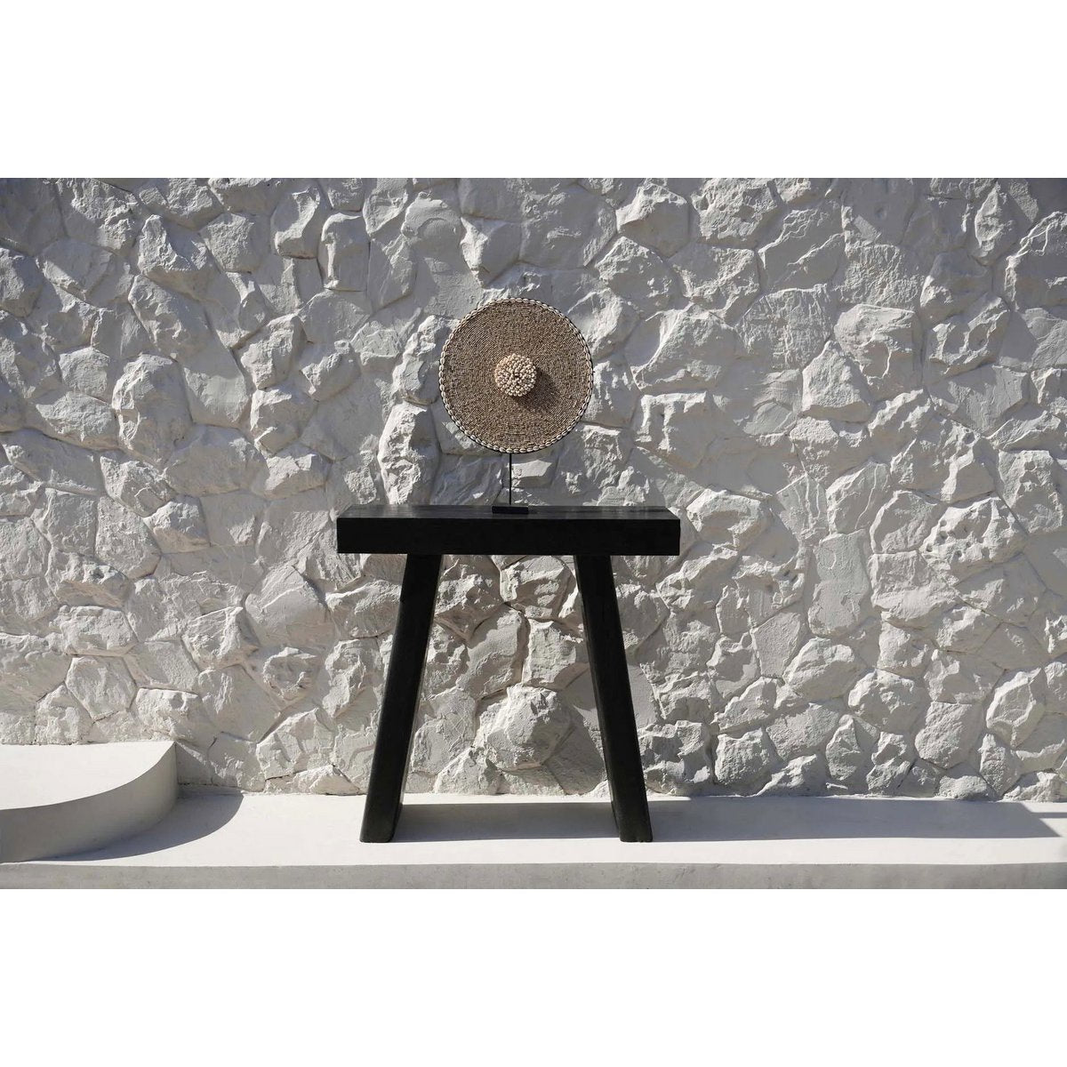 The Shell Guadeloupe on Stand - Natural White