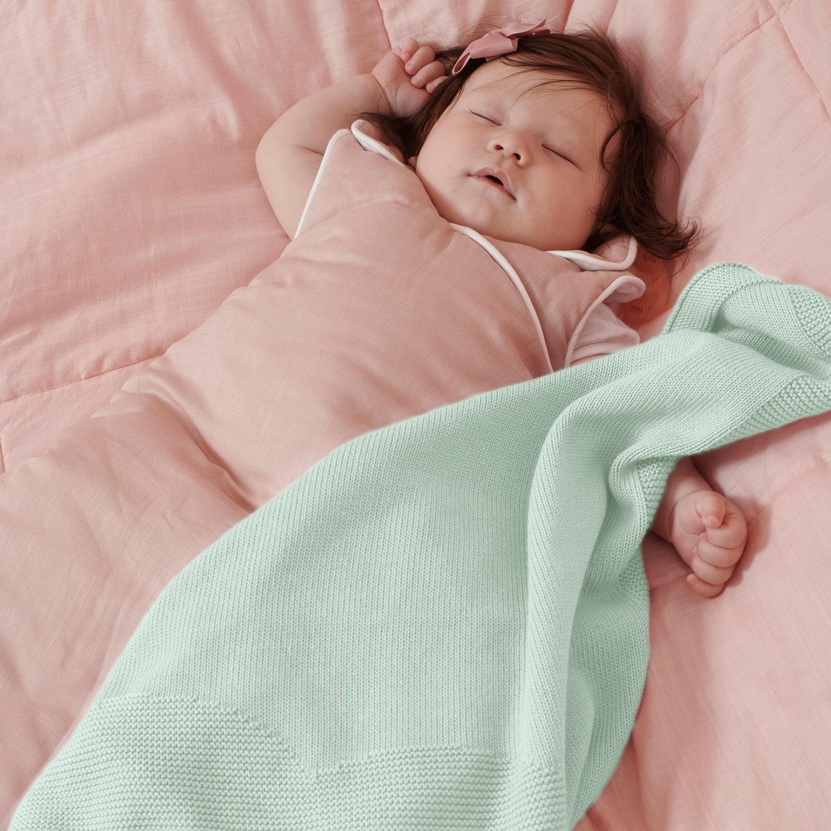 Gift set baby blanket mint + rattle natural