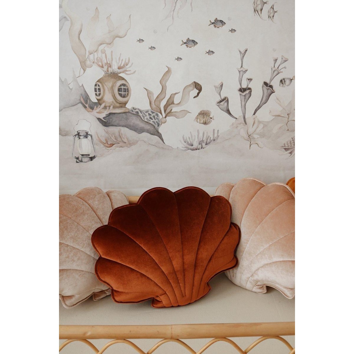 "Copper Pearl" sammetskudde skalformad