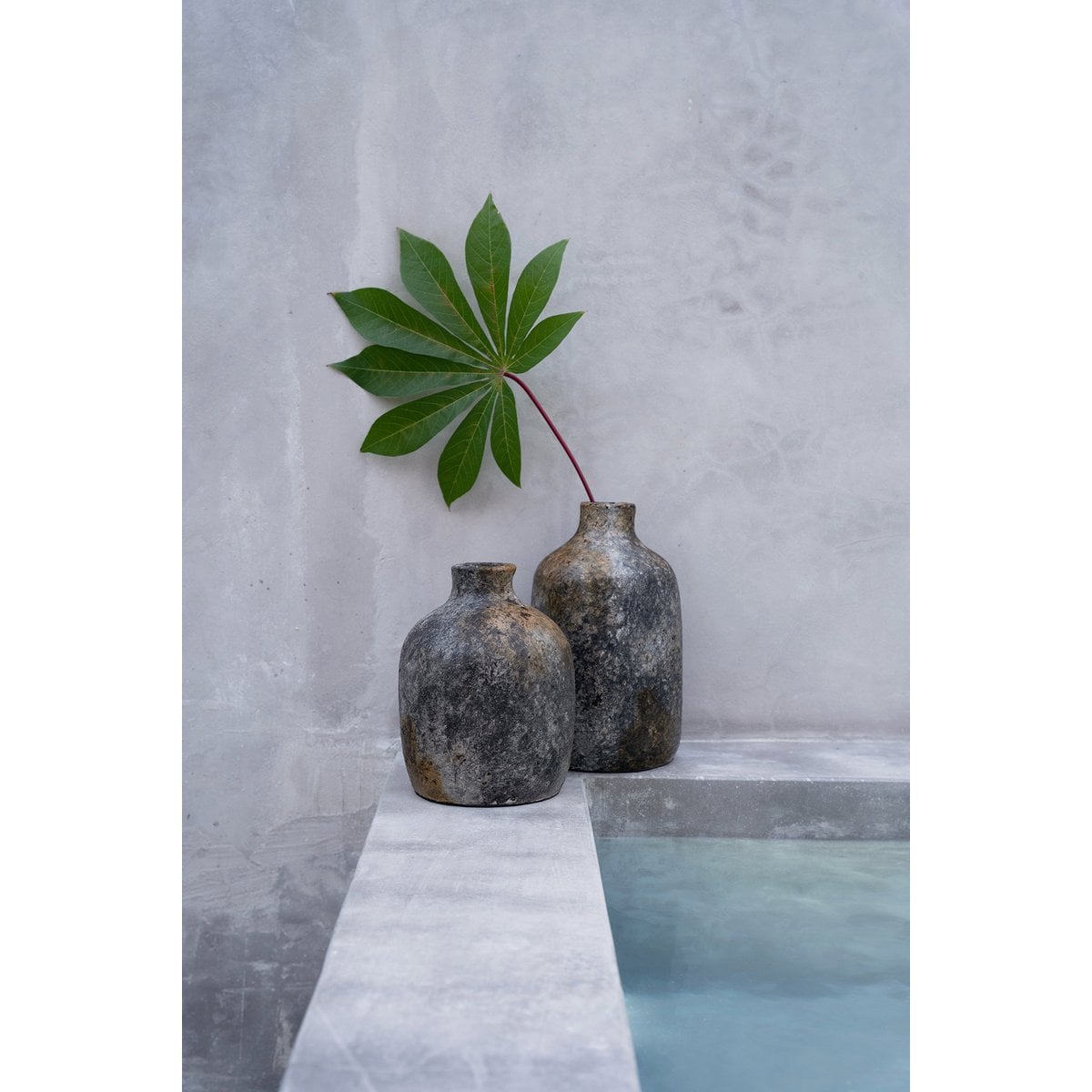 The Classy Vase - Antique Grey - L
