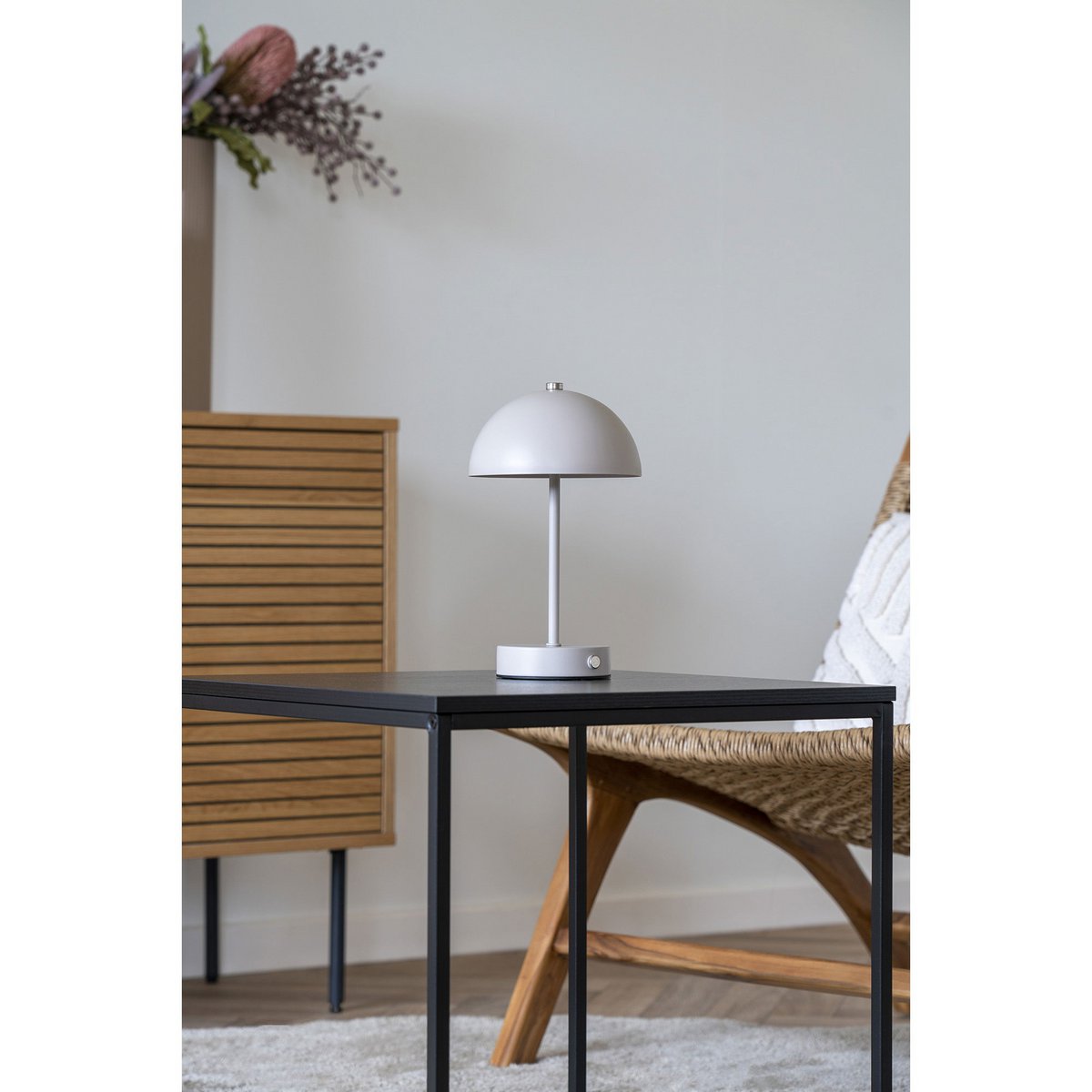 Holt LED bordslampa – Sand, Metall, Uppladdningsbar