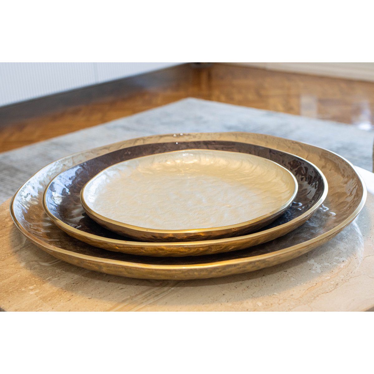 White round decorative cut 29.5x29.5x2.5cm