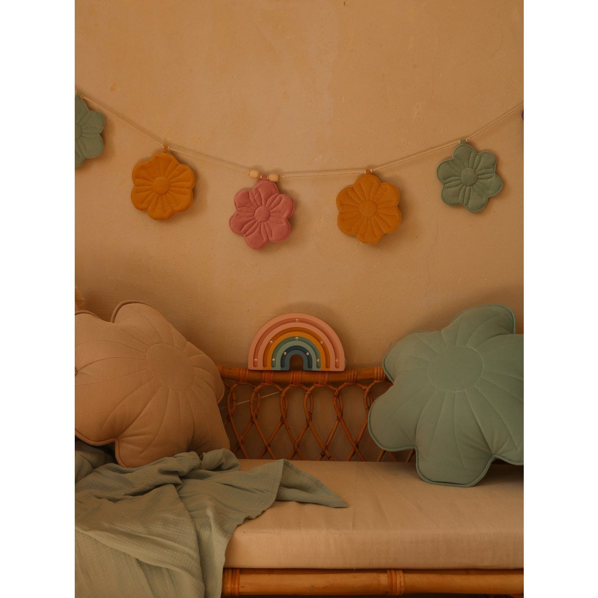 Velvet bloom pillow "Cream yucca"