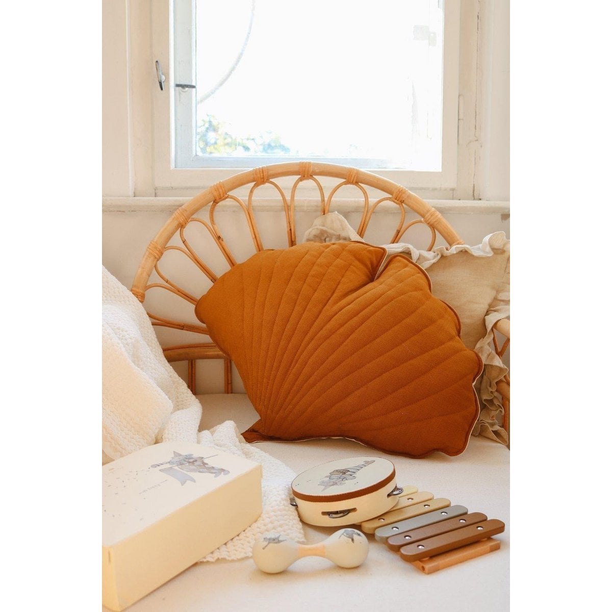 “Caramel” Linen Ginkgo Leaf Pillow