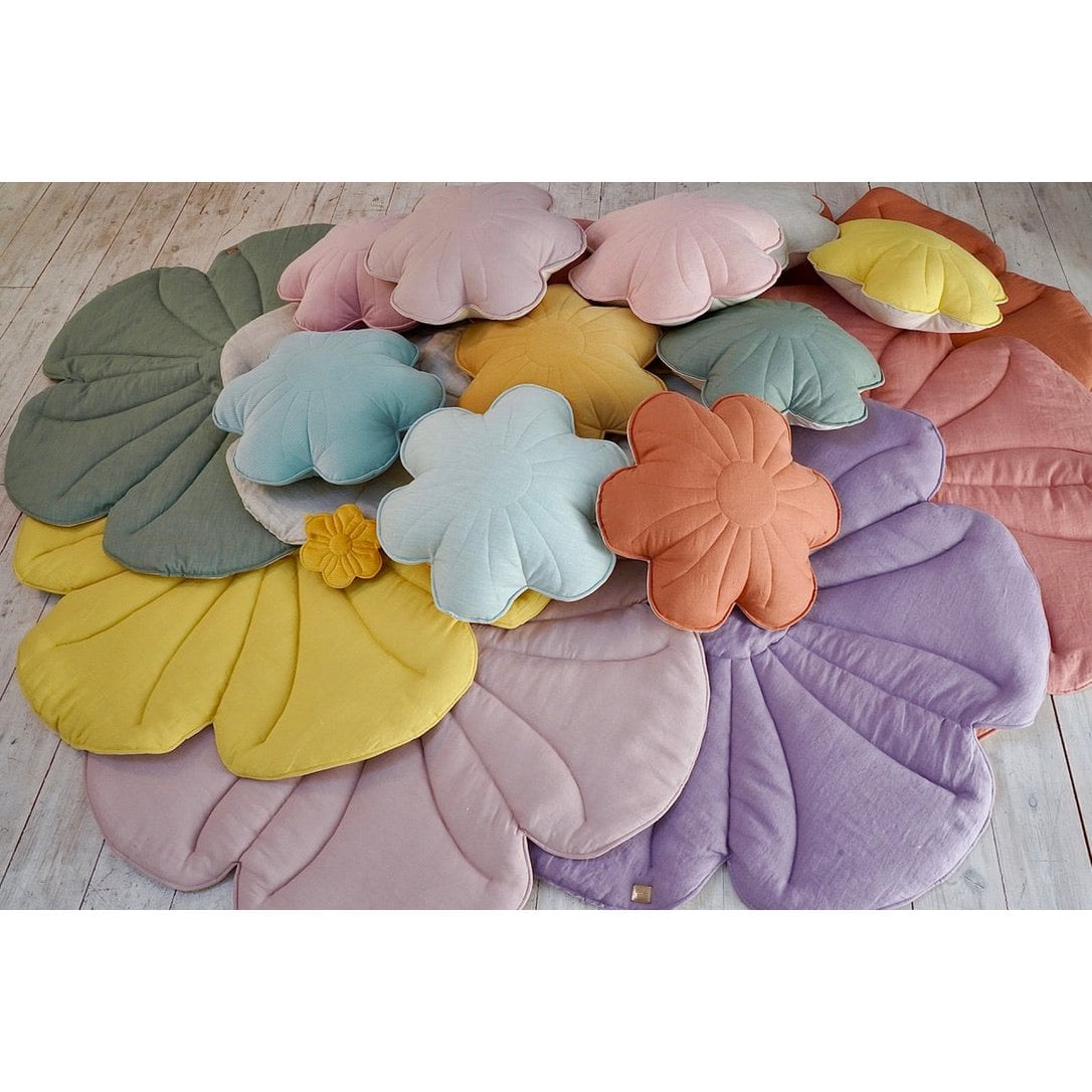 Velvet bloom pillow "Cream yucca"