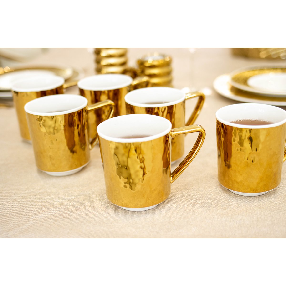 White and gilded mug in porcelain 340ml