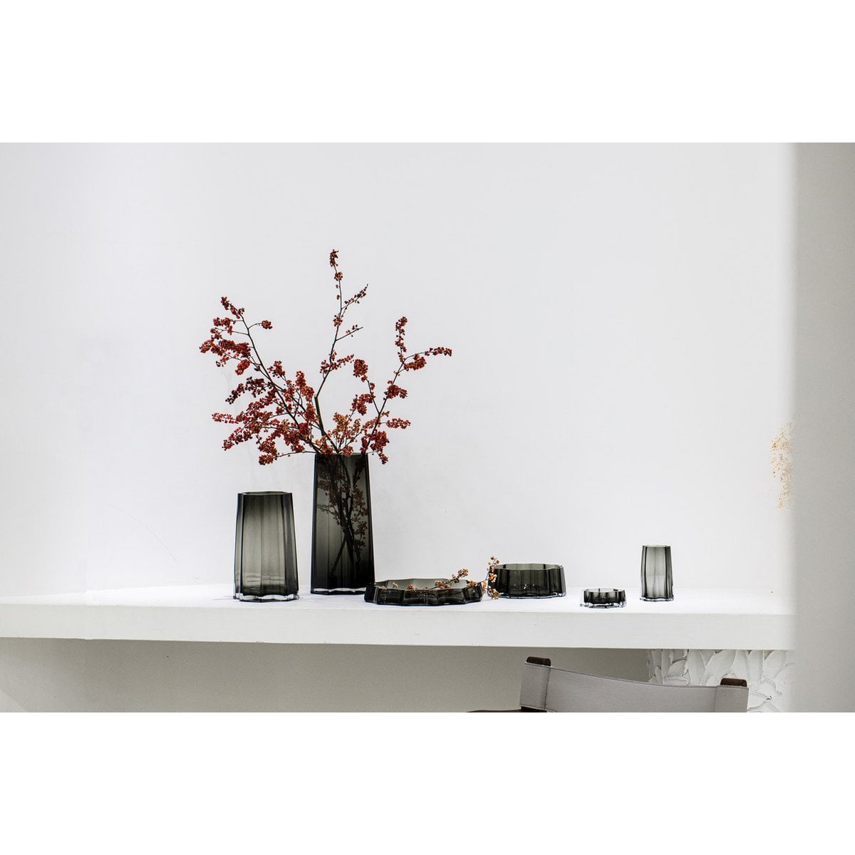 Modern-Classic Luxury tall vase, stylish Belgian design, LENOX 40 Gray