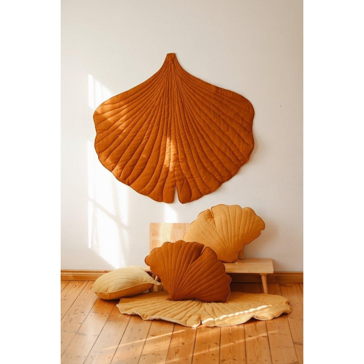 “Caramel” Linen Ginkgo Leaf Pillow